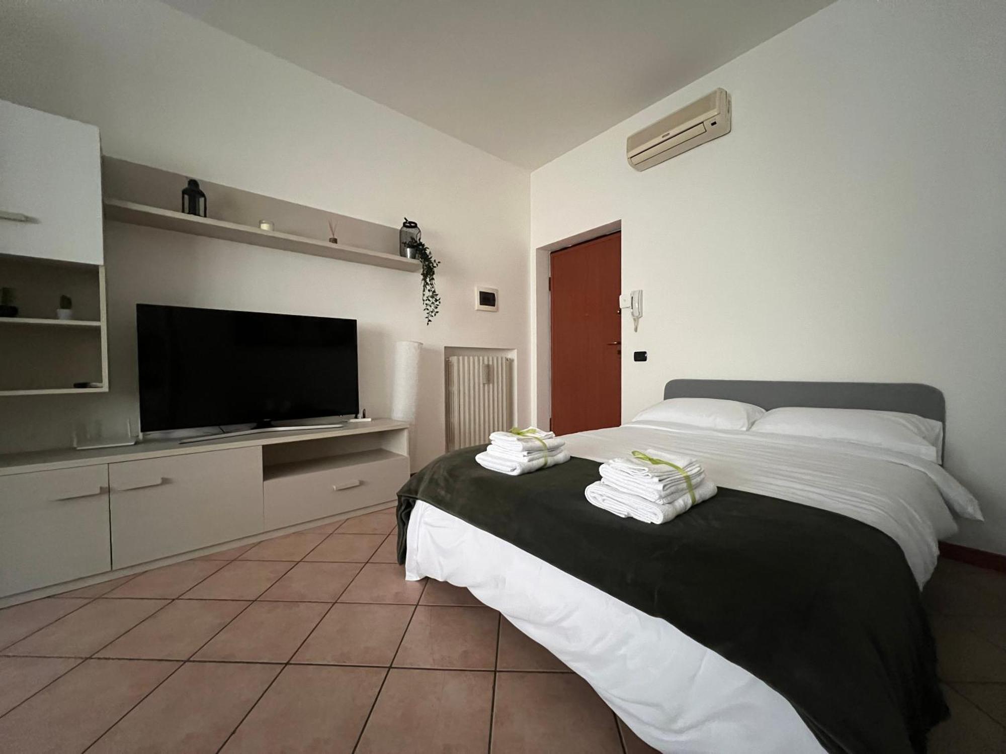 Shelby House Apartamento Senago Exterior foto